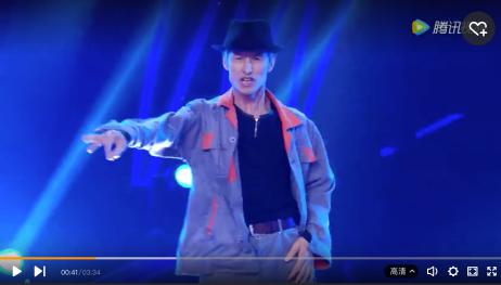 55岁保洁叔模仿MJ跳舞走红 入驻快手激励年轻