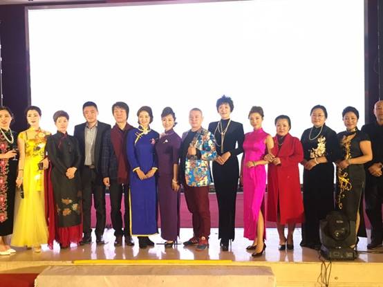 人脉王高海洋担任旗袍春晚的评委和颁奖嘉宾