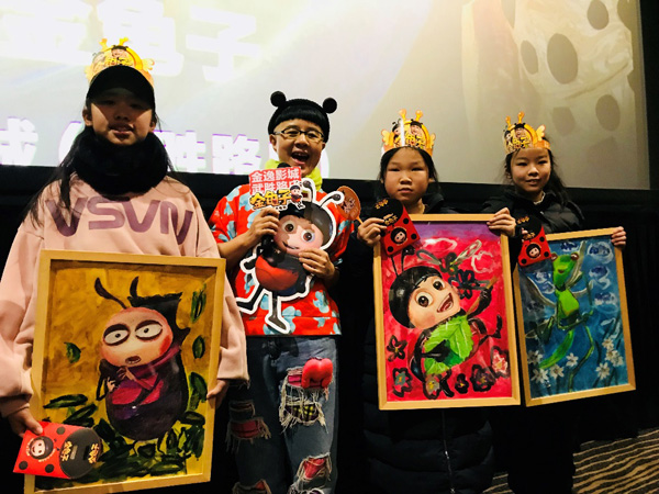 动画大电影《金龟子》路演武汉站温馨满满 资深粉丝20多年深情陪伴现场献惊喜