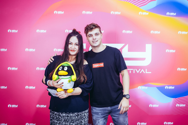 幸运儿英文歌 f44d305ea5951c09ca3b4a.jpg