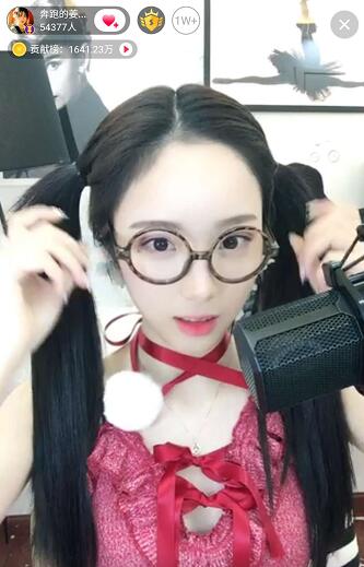 迅雷直播百变姜允儿跳萌舞kiyomi 网友﹕女朋