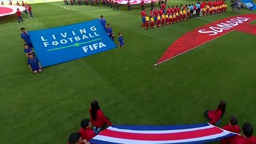 万达电影护旗手荣耀登场 中国少年亮相世界杯