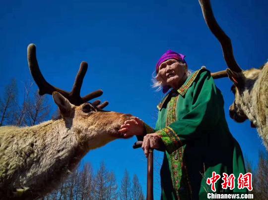 布仁巴雅尔的最后一条朋友圈:感谢因有爱而打动的世界 图为布仁巴雅尔的摄影作品。 布仁巴雅尔