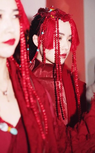 不负春光的馥郁烂漫,来一场燃烧的民族狂欢