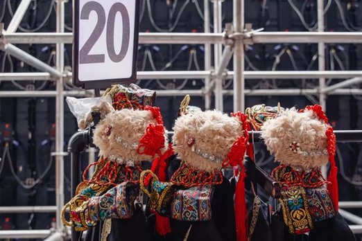 不负春光的馥郁烂漫,来一场燃烧的民族狂欢