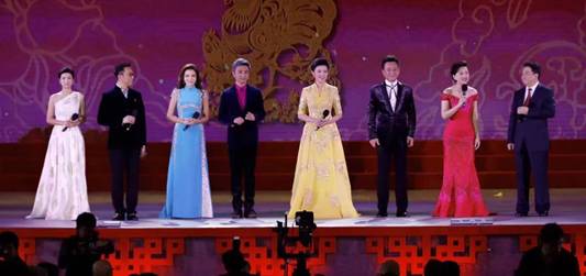 乌兰图雅携代表作《站在草原望北京》荣登2017“百花迎春”舞台