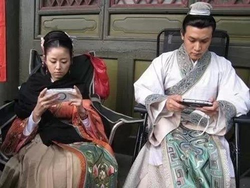 明星们生活中的罕见私照曝光 杨幂言承旭辣眼睛 玩手机的林心如和陆毅、、