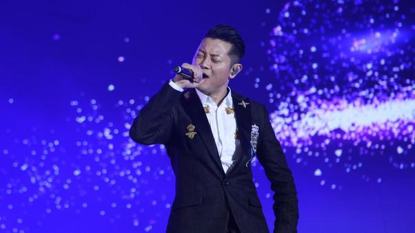 罗中旭助阵《歌手来了》全球巡演CST男团长沙