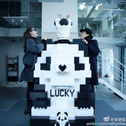 视盐文化开启《拜托了冰箱》新视角戚薇冰箱惊现古董香水秒变冰香