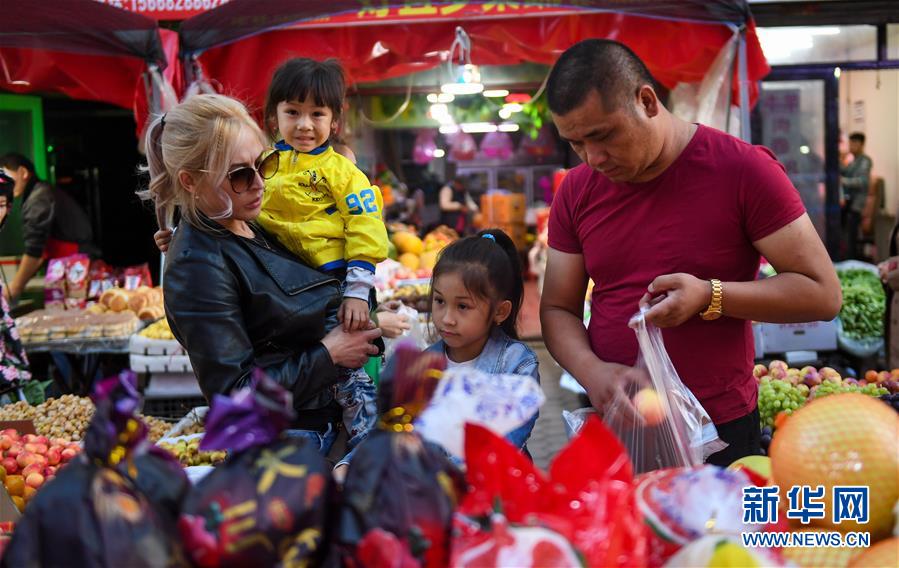 虎牙携手央视推出文化直播节目CCTV主持大咖元元亮相虎牙