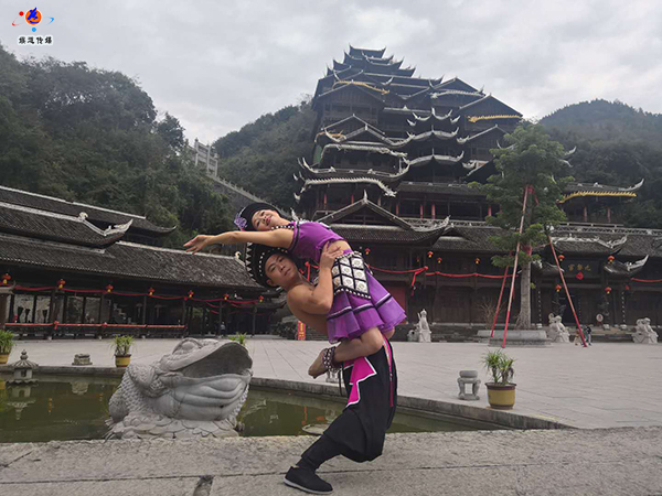 中国舞蹈家夏冰双人舞艺术线条造型(一)