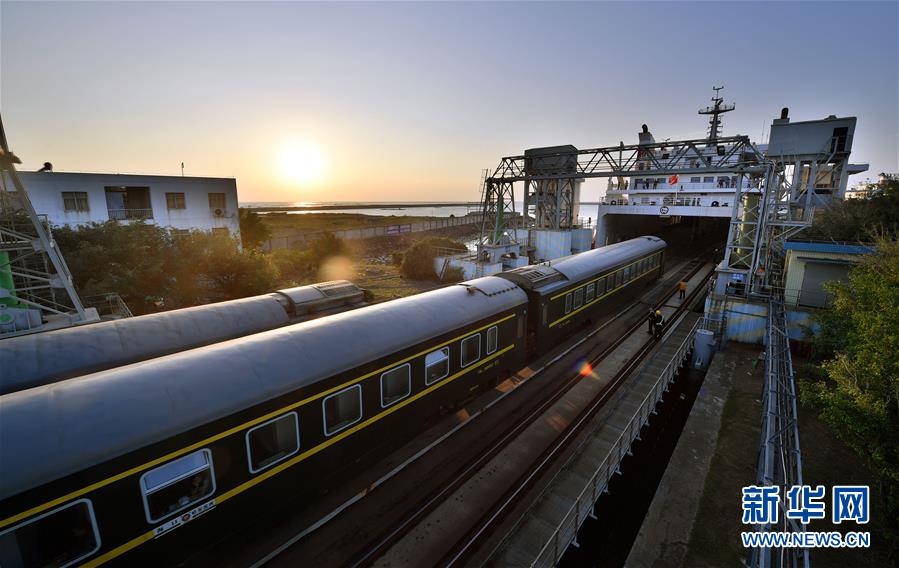 刘涛深夜翻出《琅琊榜》与胡歌签名照 感慨时光易逝