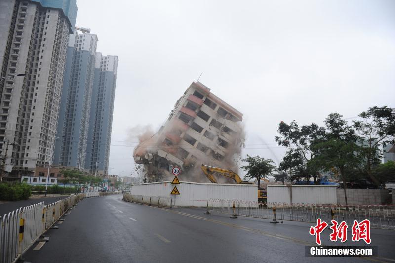 苏泽林获百老汇导演点赞 唯一五A学员将出演《摇滚学校》