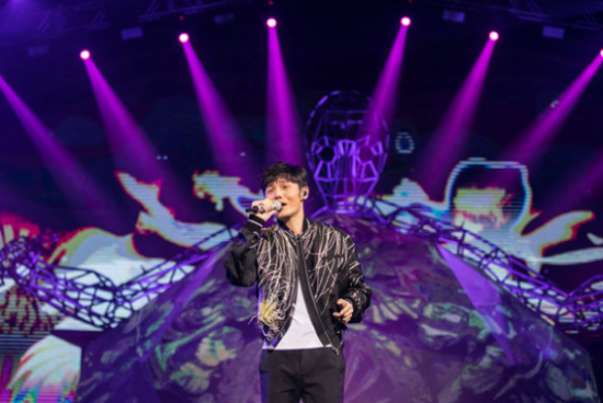 一众超级巨星十周年演唱会