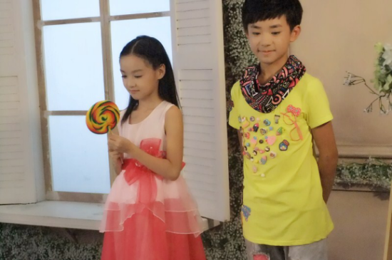 贺美琦素颜照好美与TFBOYS拍MV女主角让人羡慕嫉妒恨