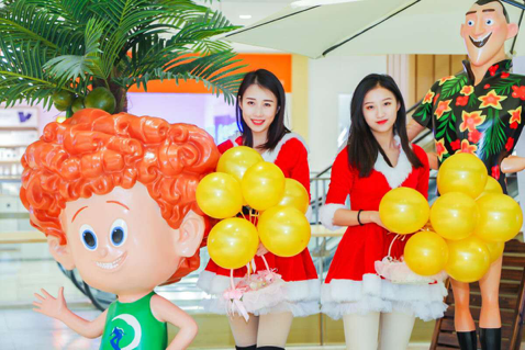 精灵玩转圣诞,乐成中心SPACE3 IP展再造生活方式新场景 =3.png