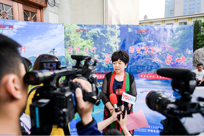 73岁蒋父亲为包歌3首歌 八泉峡铰介嘉会全场开锅 QQ截图20190524160055.png