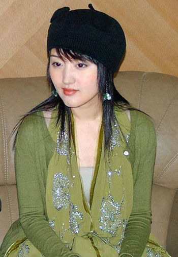 揭秘甜歌皇后 杨钰莹 豪宅 曝火辣 性感 私密照(图