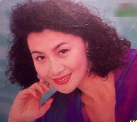 "岩女郎"宋汶霏因子宫癌去世 死于癌症的明星[组图]