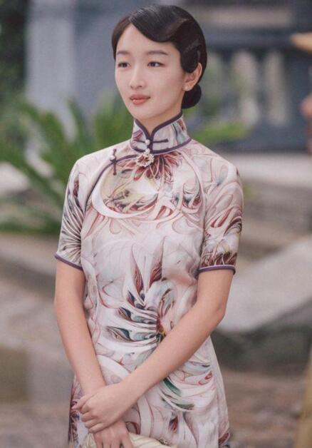内地第一旗袍美人，40岁还可以吊打小花