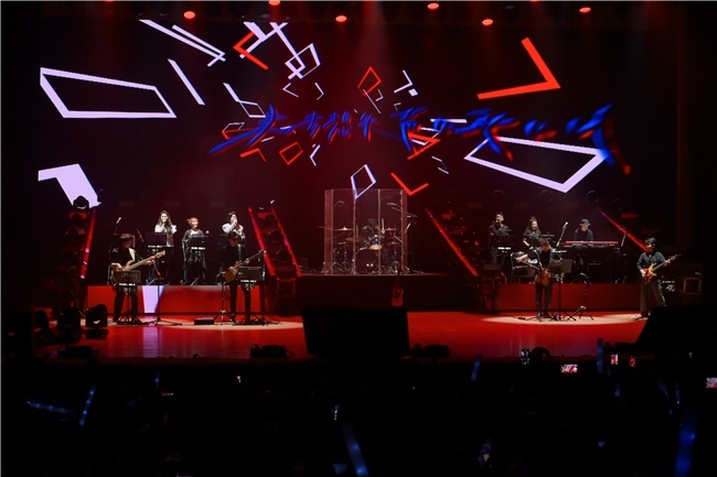 辞旧迎新!乌兰图雅2025“花开四季”天津演唱会燃情开唱