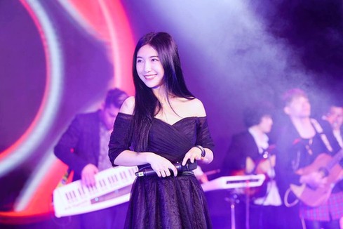 如果黄小幺在比赛现场对对手造成连环伤害,一定不要对此大惊小怪!