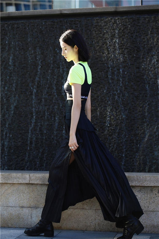 毛晓慧发布会造型清爽利落 《在一起之方舱》饰演大爱护士长