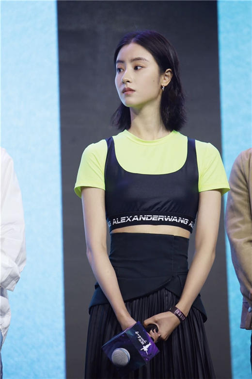 毛晓慧发布会造型清爽利落 《在一起之方舱》饰演大爱护士长