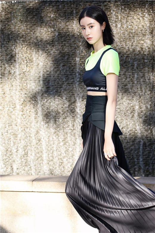 毛晓慧发布会造型清爽利落 《在一起之方舱》饰演大爱护士长