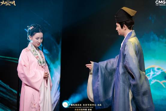 《衣尚中国》之“戏韵之美”：戏服会讲故事的全能艺术家
