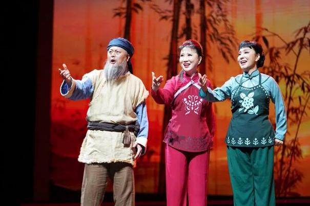 “百年辉煌——中国文联、中国剧协庆祝中国共产党成立100周年戏剧晚会”在京举行