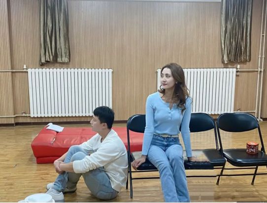 我又相信爱情了|专访话剧《人世间》秉义和冬梅