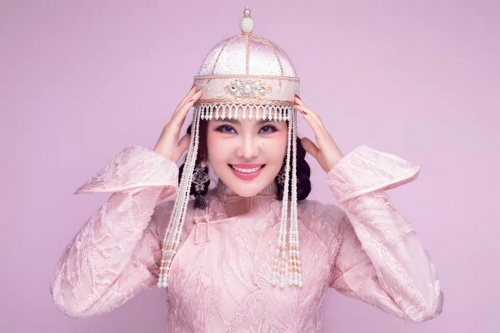 乌兰图雅一首《画你》深情的歌声描绘你的美丽