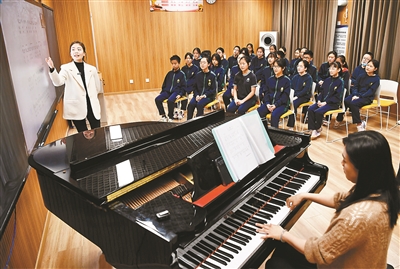 民族的“小放牛” 春天的“放牛班”