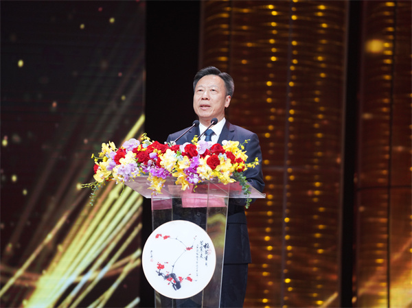 第31届中国戏剧梅花奖、第25届曹禺戏剧文学奖颁奖典礼在广州举行