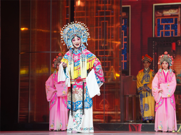 第31届中国戏剧梅花奖、第25届曹禺戏剧文学奖颁奖典礼在广州举行