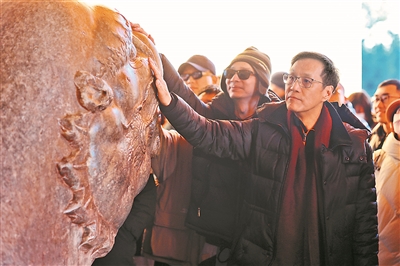 人艺赴十三陵采风 带着思考走在通往历史的路上