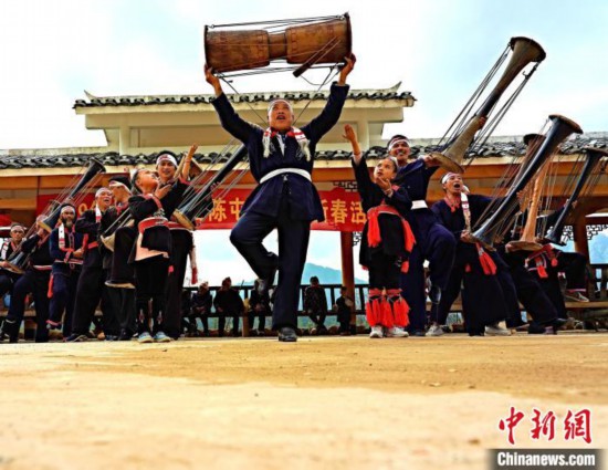 广西瑶族神秘黄泥鼓舞：从深山舞向国际