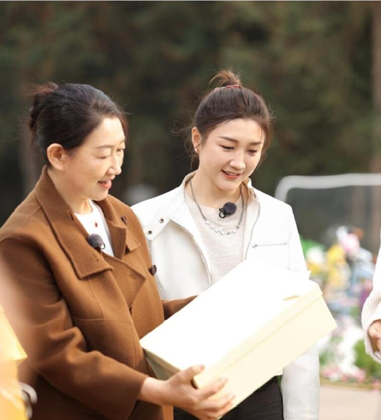 《是女儿是妈妈2》播出，传递代际和解治愈力量