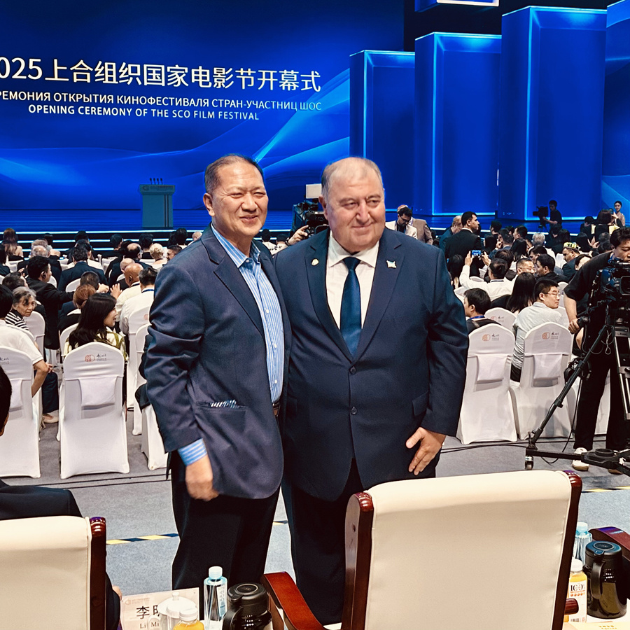 谷国庆：用光影艺术架起中乌两国友谊桥梁
