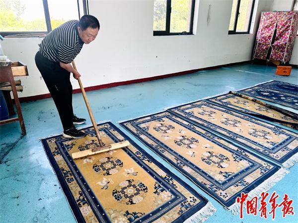 宁夏手工毯：600年非遗“织”就国际范儿