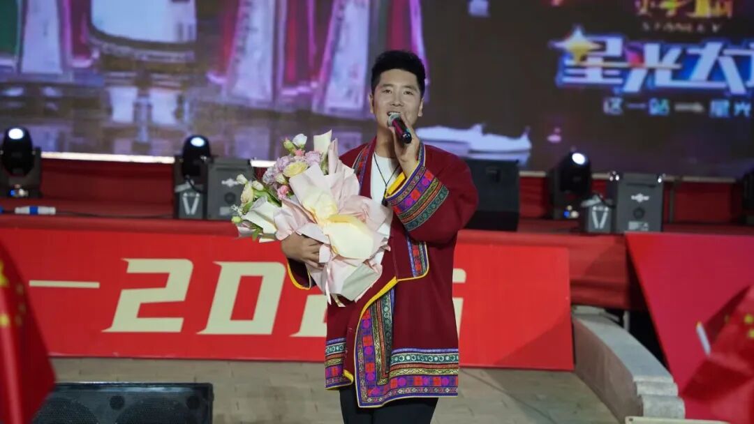 甘肃武都：喜迎华诞歌盛世 艺汇万象唱陇南