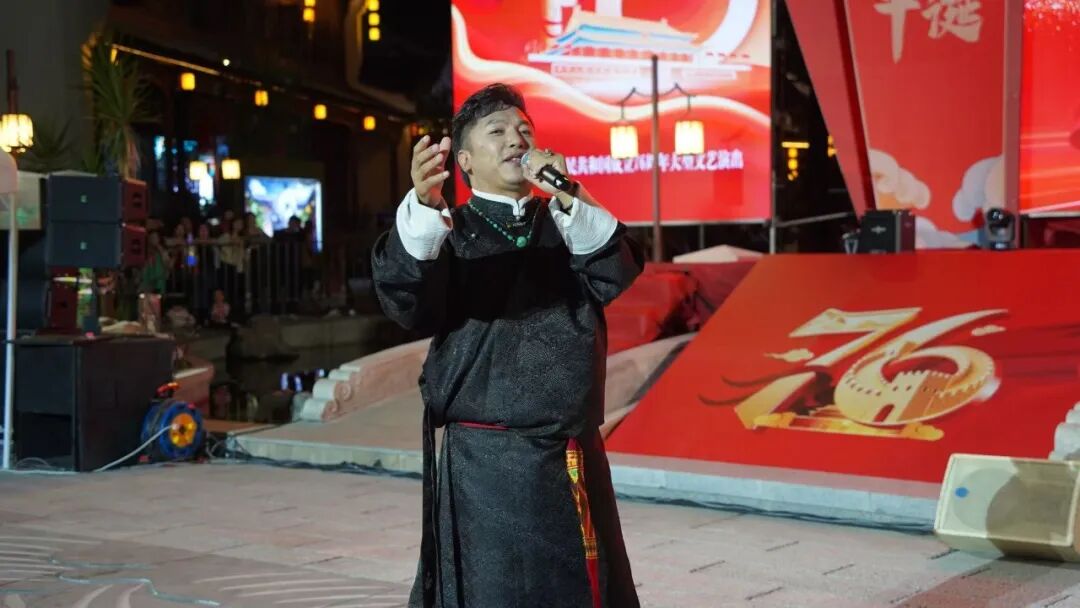 甘肃武都：喜迎华诞歌盛世 艺汇万象唱陇南