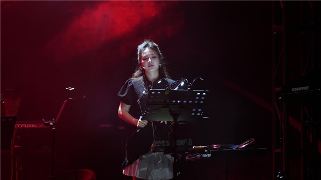 北疆豪情邂逅花城温柔！乌兰图雅“花开四季”绽放广州