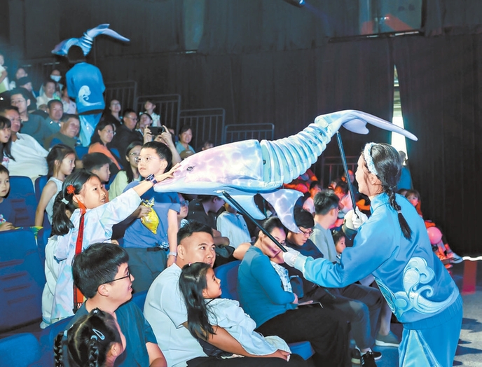 文旅“蹲”下身来 “一米”大有可为