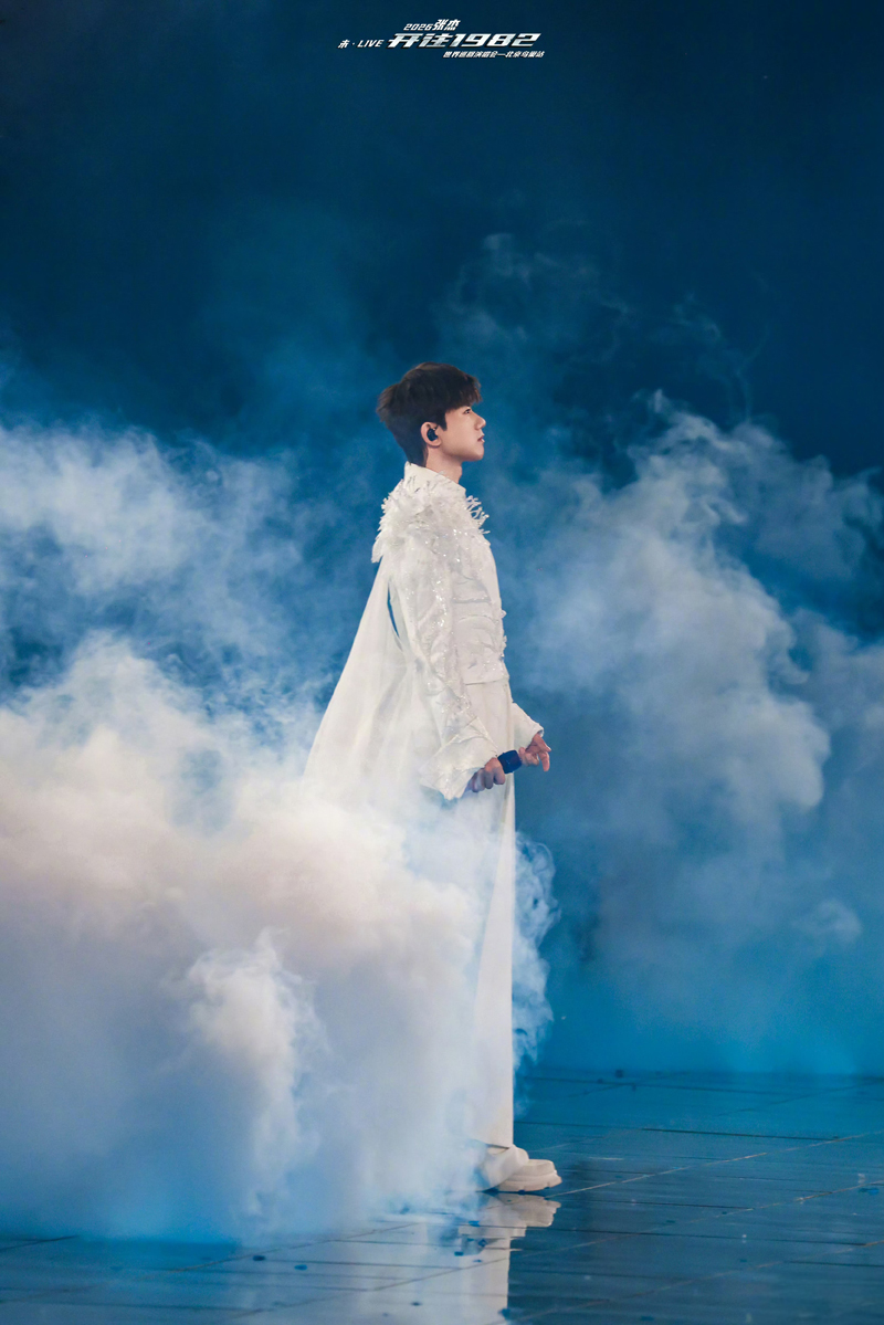 张杰鸟巢连唱16场，科技织就的音乐诗章