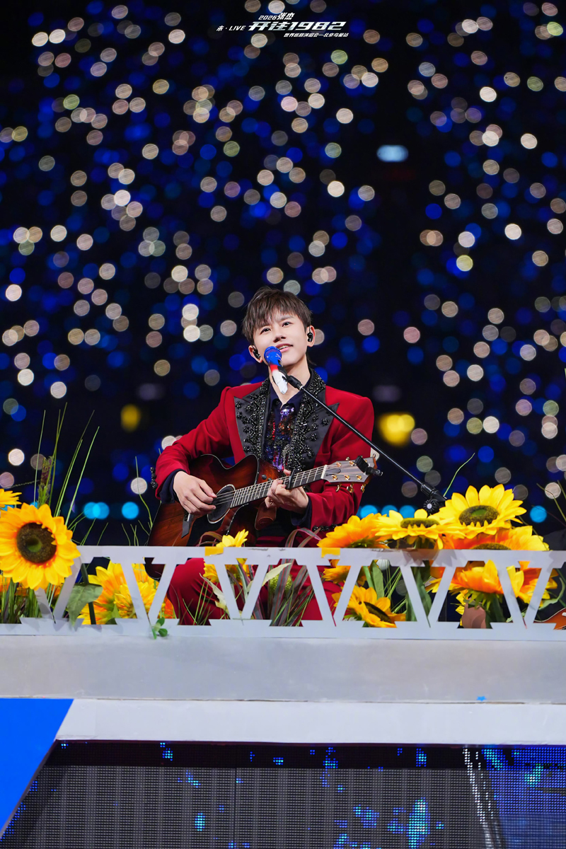 张杰鸟巢连唱16场，科技织就的音乐诗章