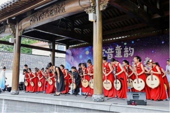 阮韵拂乡野 童心赴清欢
