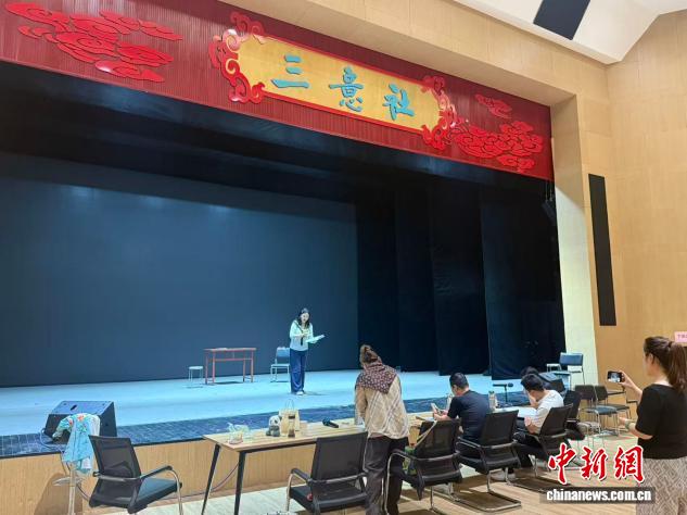 从戏台到“云端” 百年剧社唱出秦腔“新声”