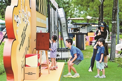 “流量”变“留量”百花奖带动京城暑期文旅消费
